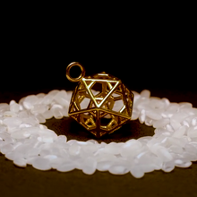 Laden Sie das Bild in den Galerie-Viewer, Hexagonal-Icosahedron - CinkS labs GmbH